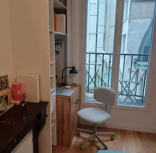 Elegant Pied-a-terre 8eme *