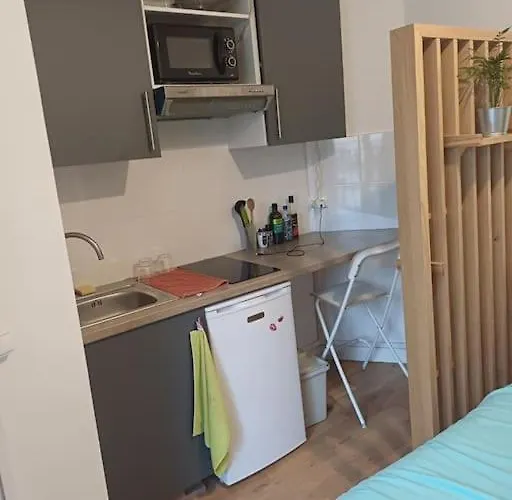 Elegant Pied-a-terre 8eme * Paris